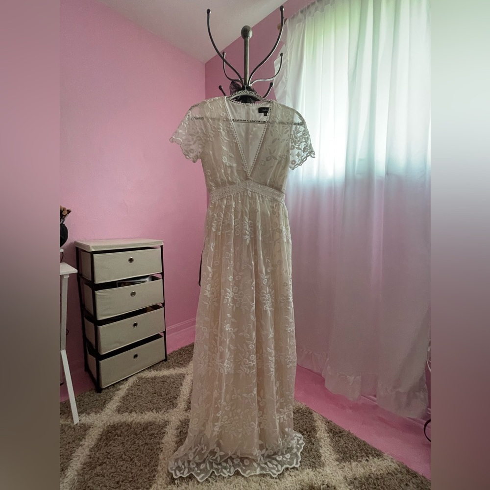 Maxi off white lace dress